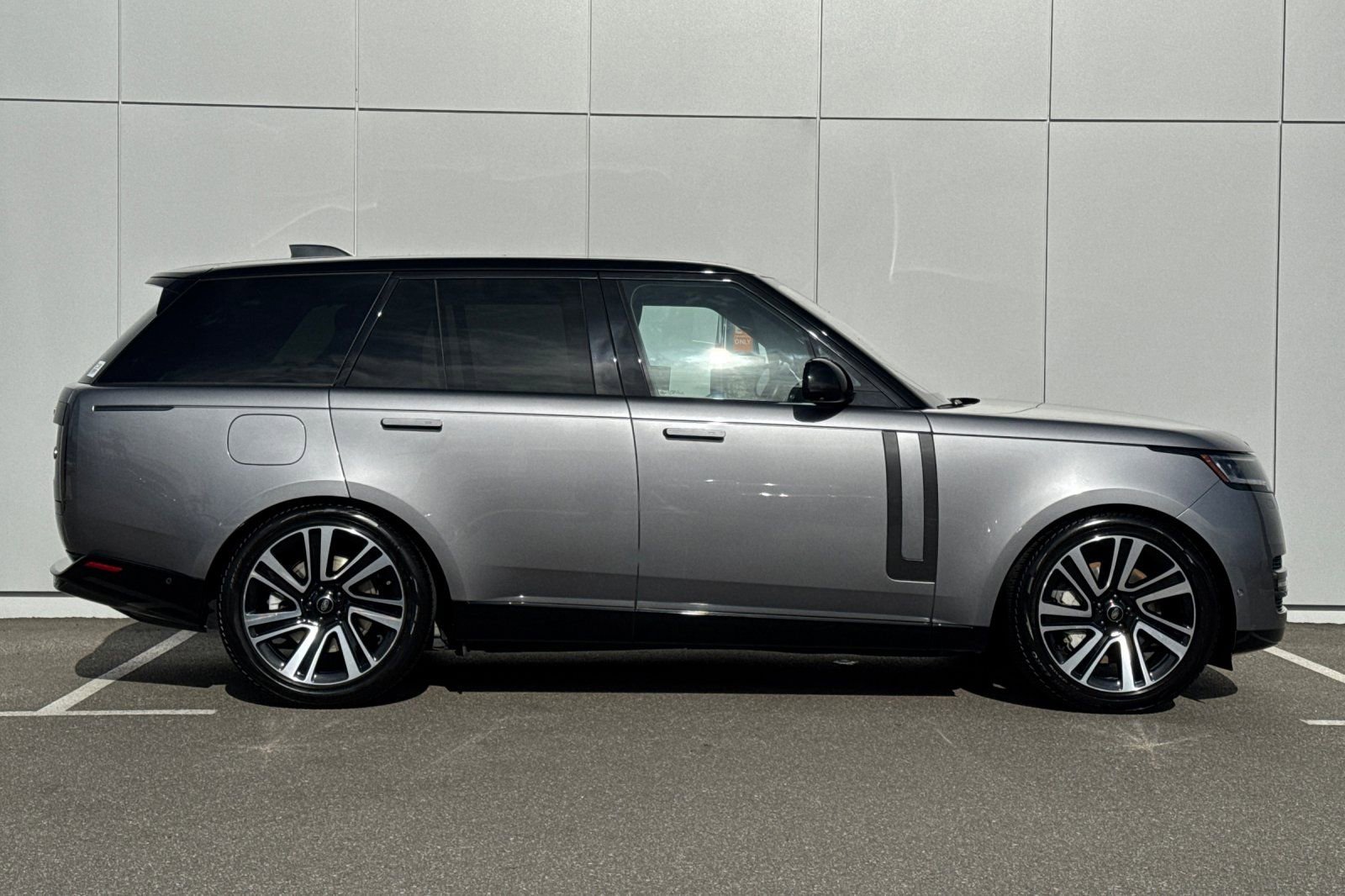 Used 2023 Land Rover Range Rover SE AWD/4WD image 6