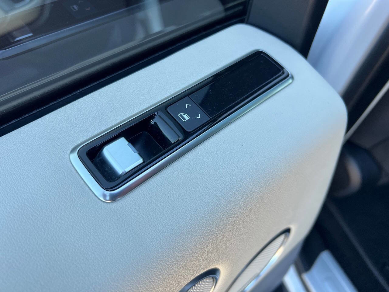 Used 2019 Land Rover Range Rover Supercharged image 25