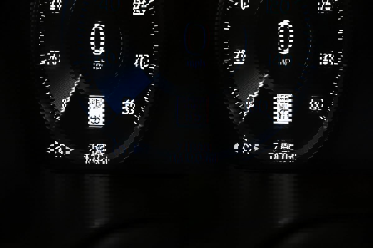 Used 2021 Volvo XC60 T5 Inscription w/ Protection Package Premier image 39