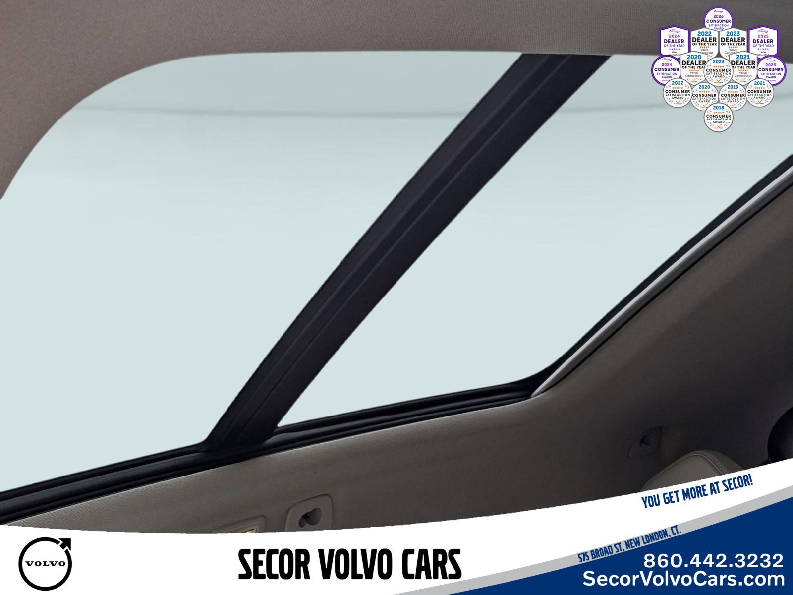 Certified 2023 Volvo XC40 B5 Plus w/ Driver Assist Package AWD/4WD image 15