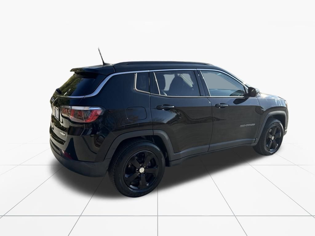 Used 2019 Jeep Compass Latitude image 9