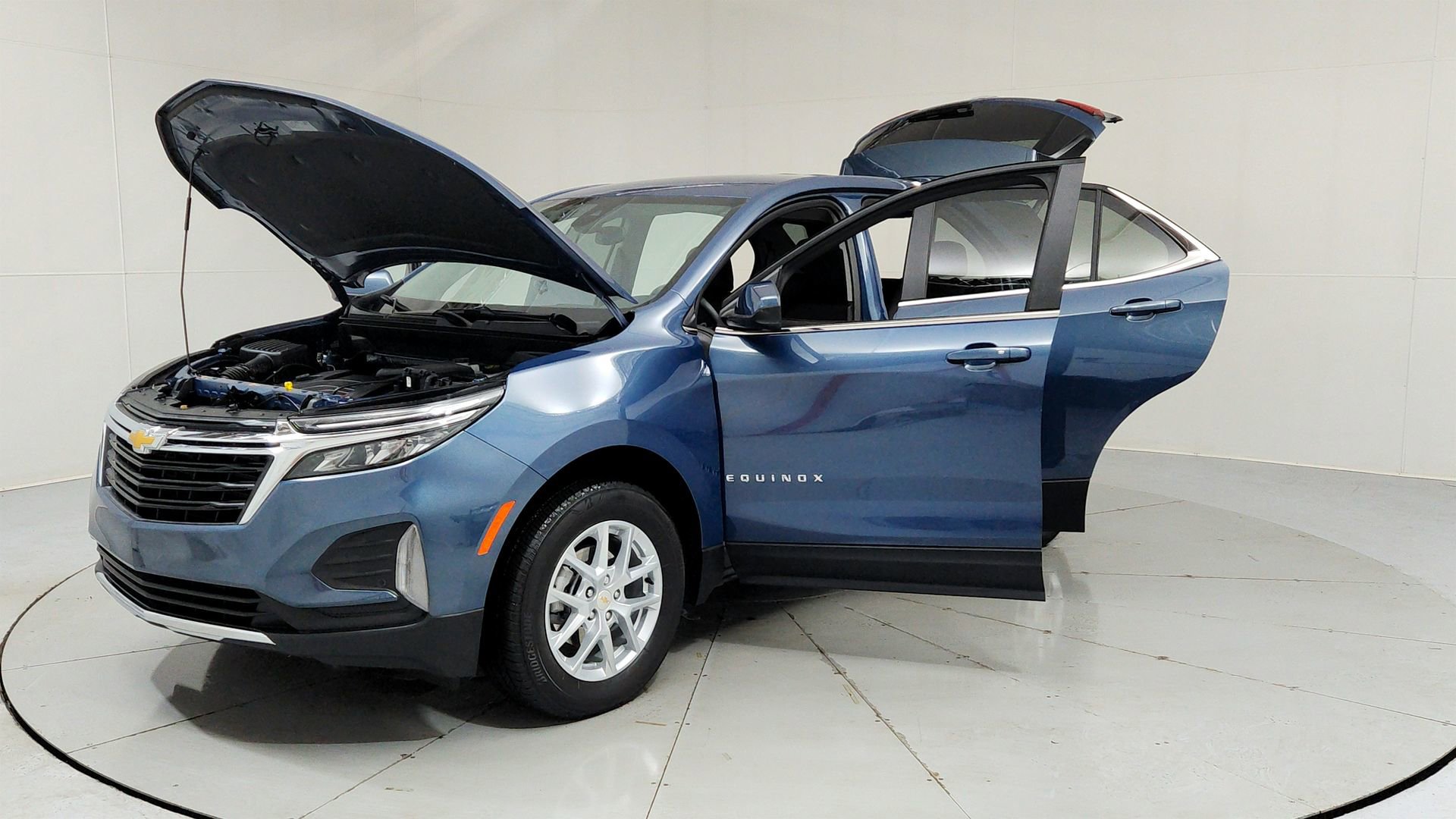 Certified 2024 Chevrolet Equinox LT w/ LPO, Floor Liner Package AWD/4WD image 9