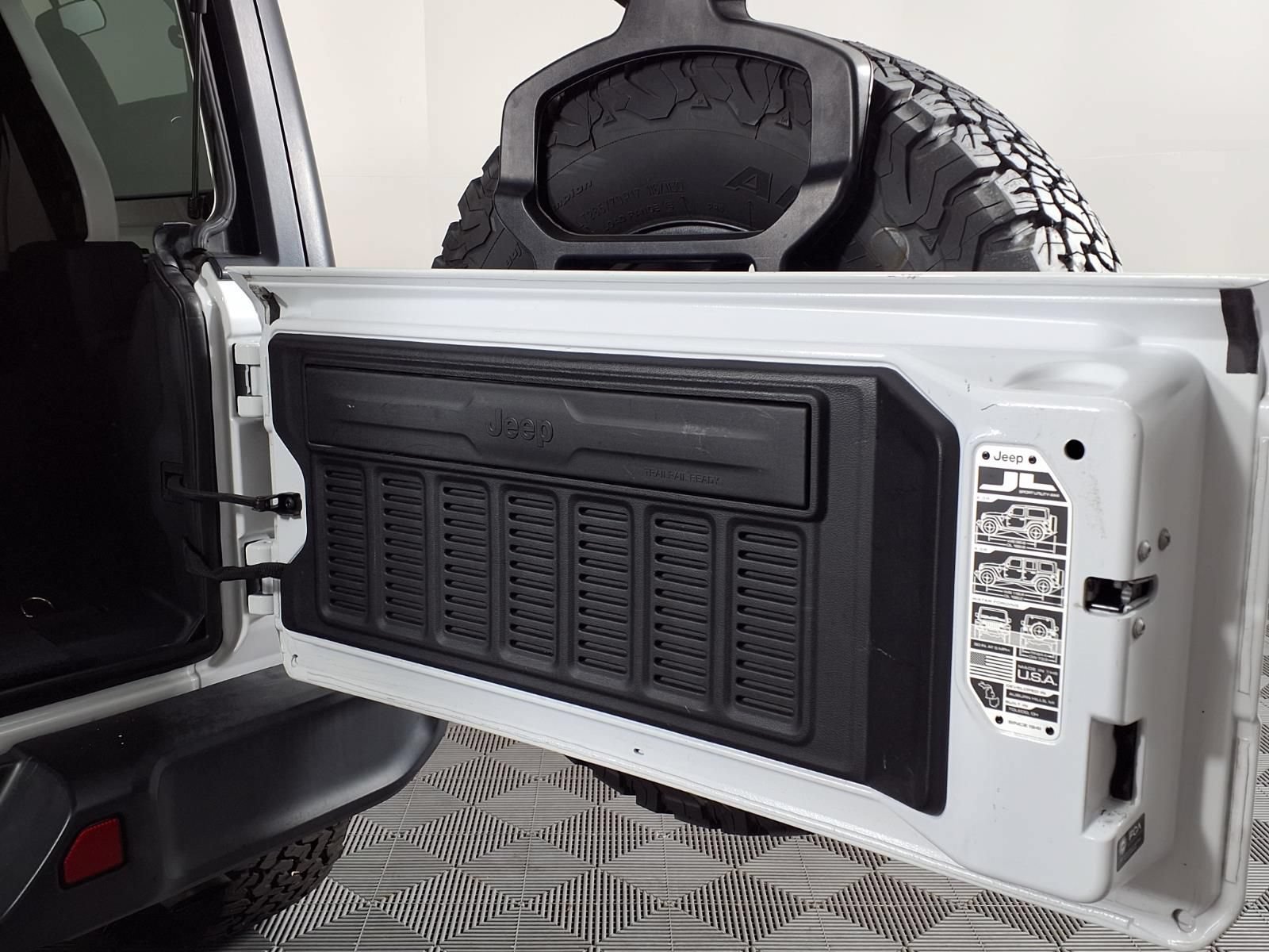 Used 2021 Jeep Wrangler Unlimited Rubicon AWD/4WD image 16