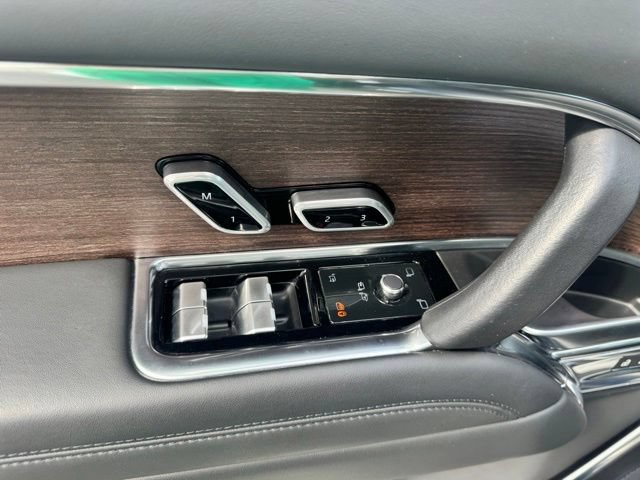 Used 2023 Land Rover Range Rover SE AWD/4WD image 11