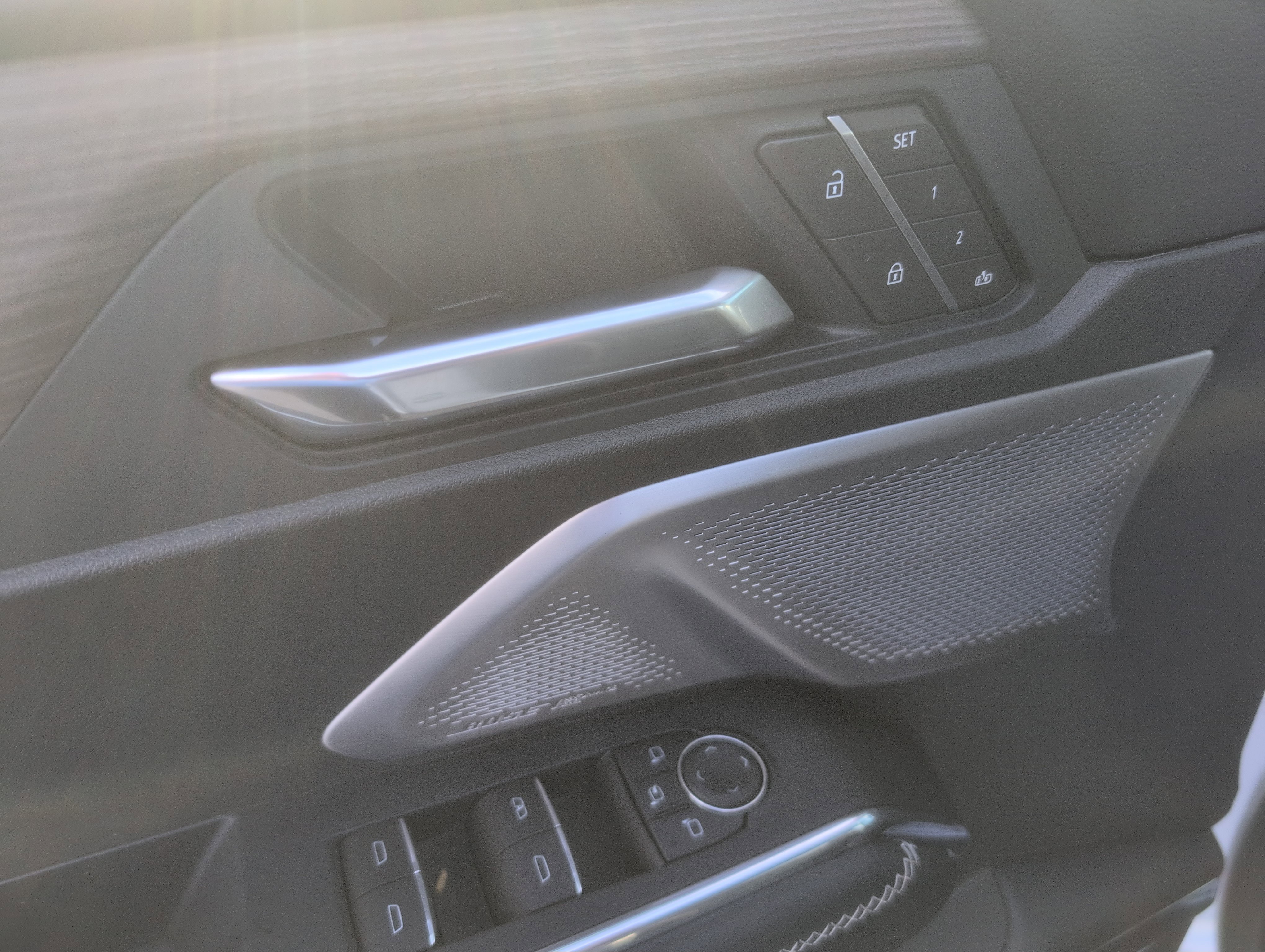 Used 2025 GMC Acadia Denali w/ Super Cruise Package image 16