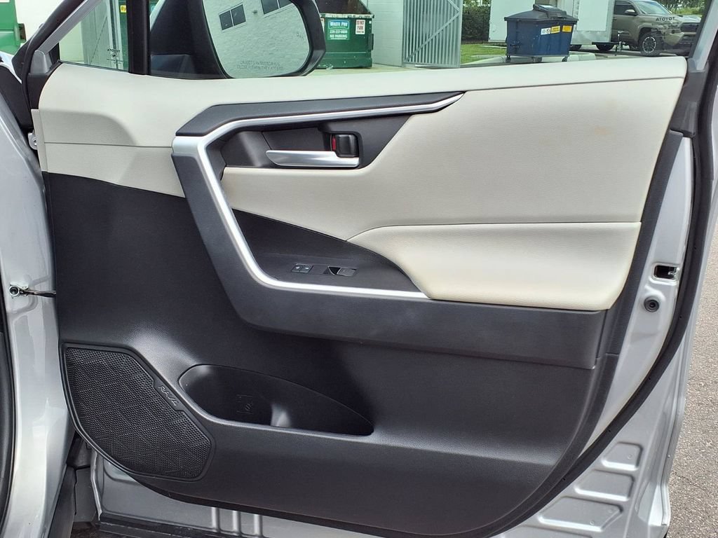 Used 2023 Toyota RAV4 XLE Premium FWD image 11