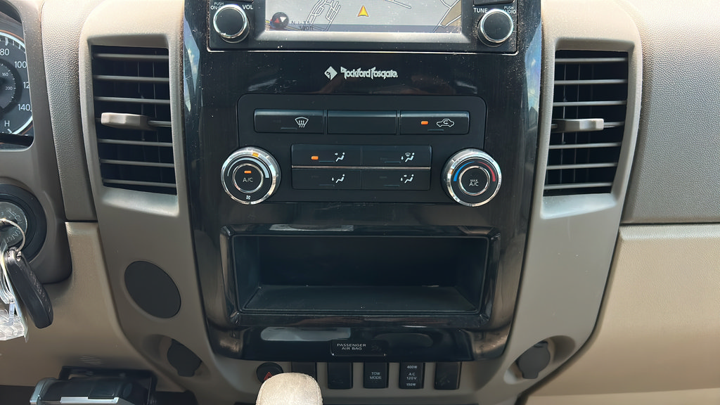 Used 2015 Nissan Titan SV w/ SV Value Truck Package RWD image 22