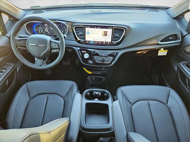 New 2026 Chrysler Pacifica Select image 13