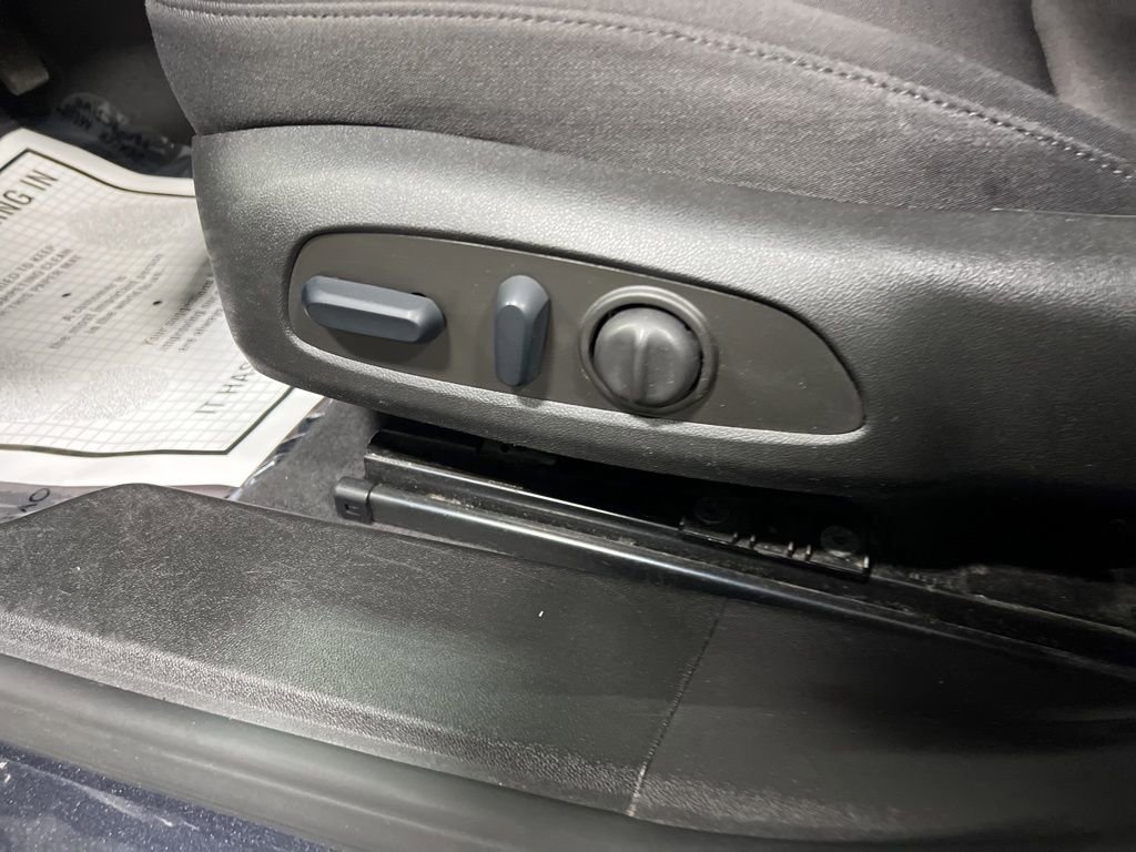 Used 2023 Chevrolet Malibu LT FWD image 24
