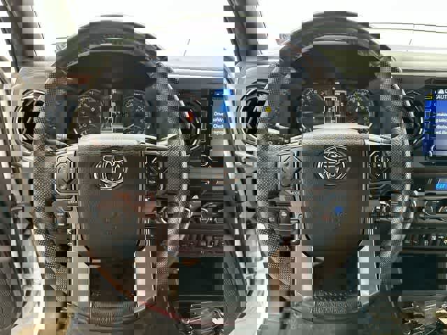 Used 2022 Toyota Tacoma TRD Off-Road w/ Technology Package image 7