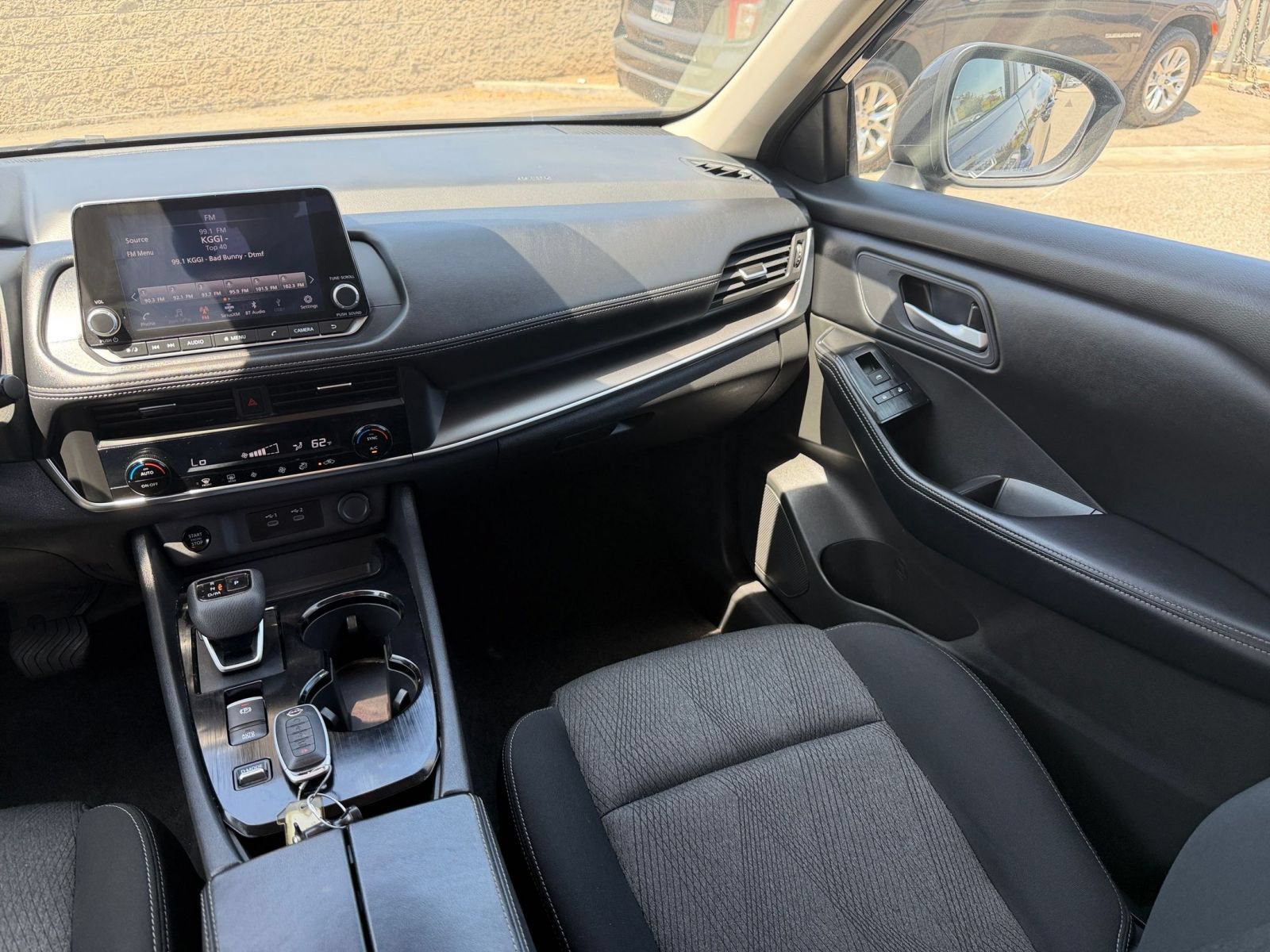 Used 2025 Nissan Rogue SV FWD image 37