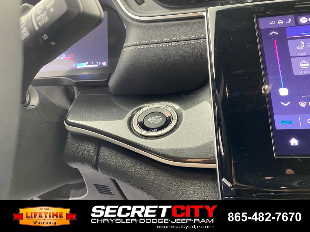 Used 2023 Jeep Grand Cherokee L Laredo AWD/4WD image 15