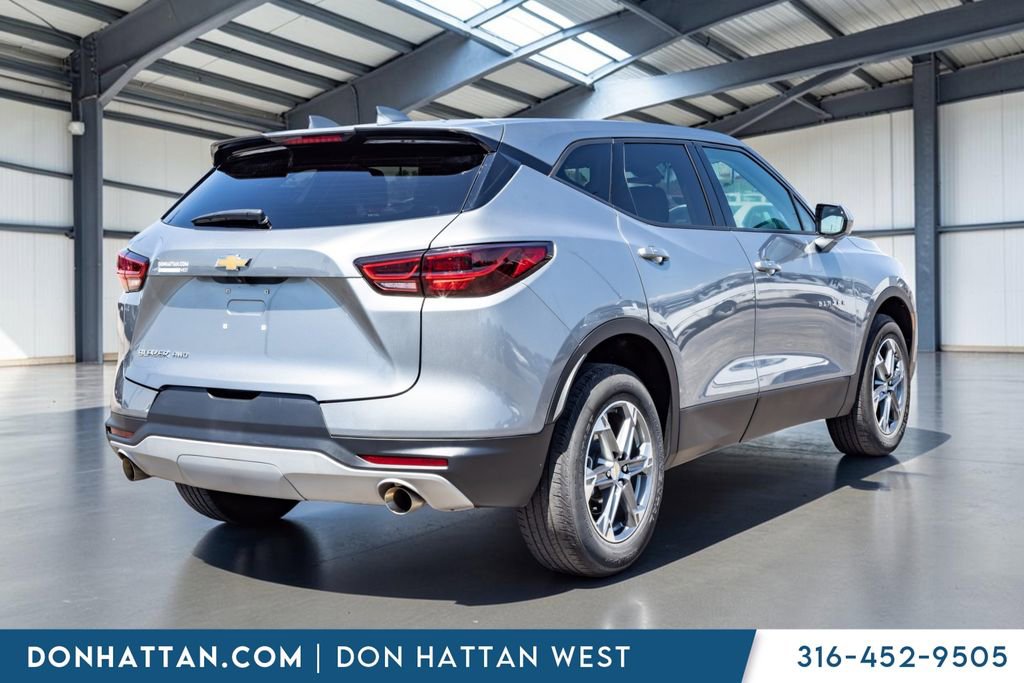 Used 2025 Chevrolet Blazer LT AWD/4WD image 22