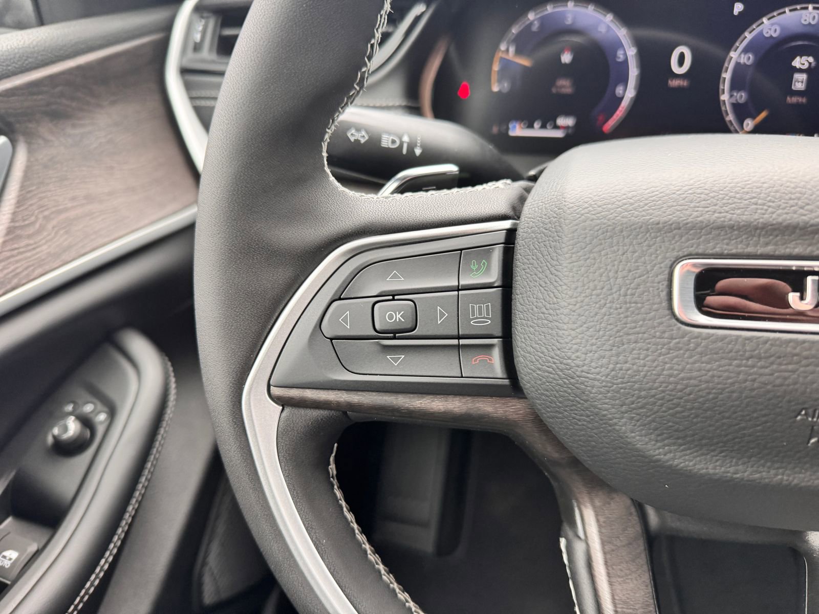 New 2026 Jeep Grand Cherokee Laredo image 15