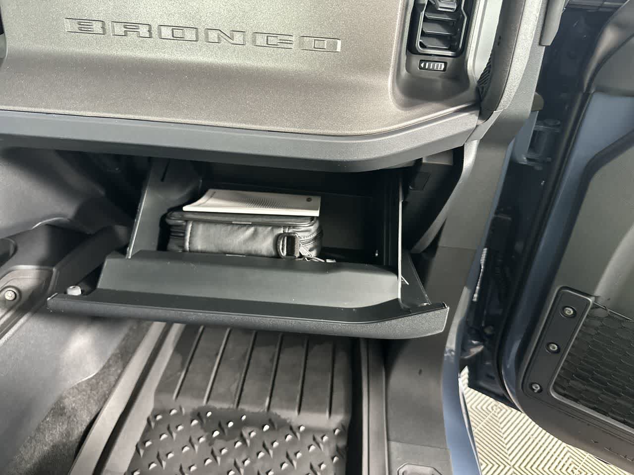 Used 2025 Ford Bronco 2-Door w/ Sasquatch Package AWD/4WD image 26