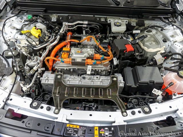 New 2025 Cadillac Lyriq Luxury w/ LPO, Floor Liner Package AWD/4WD image 21