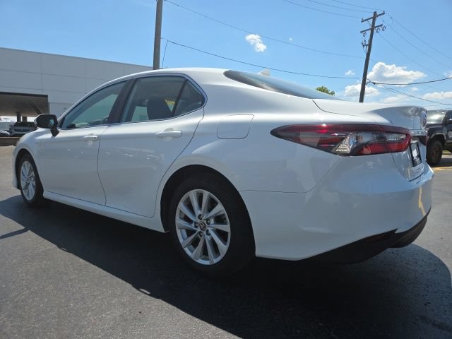 Used 2023 Toyota Camry LE FWD image 5