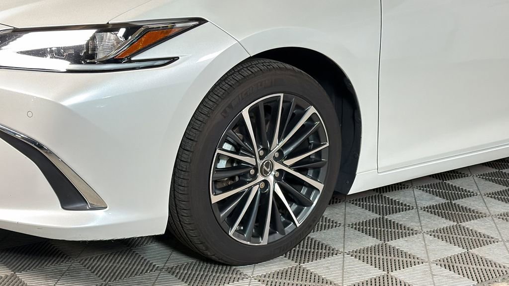 Certified 2022 Lexus ES 300h 300h w/ Premium Package image 4