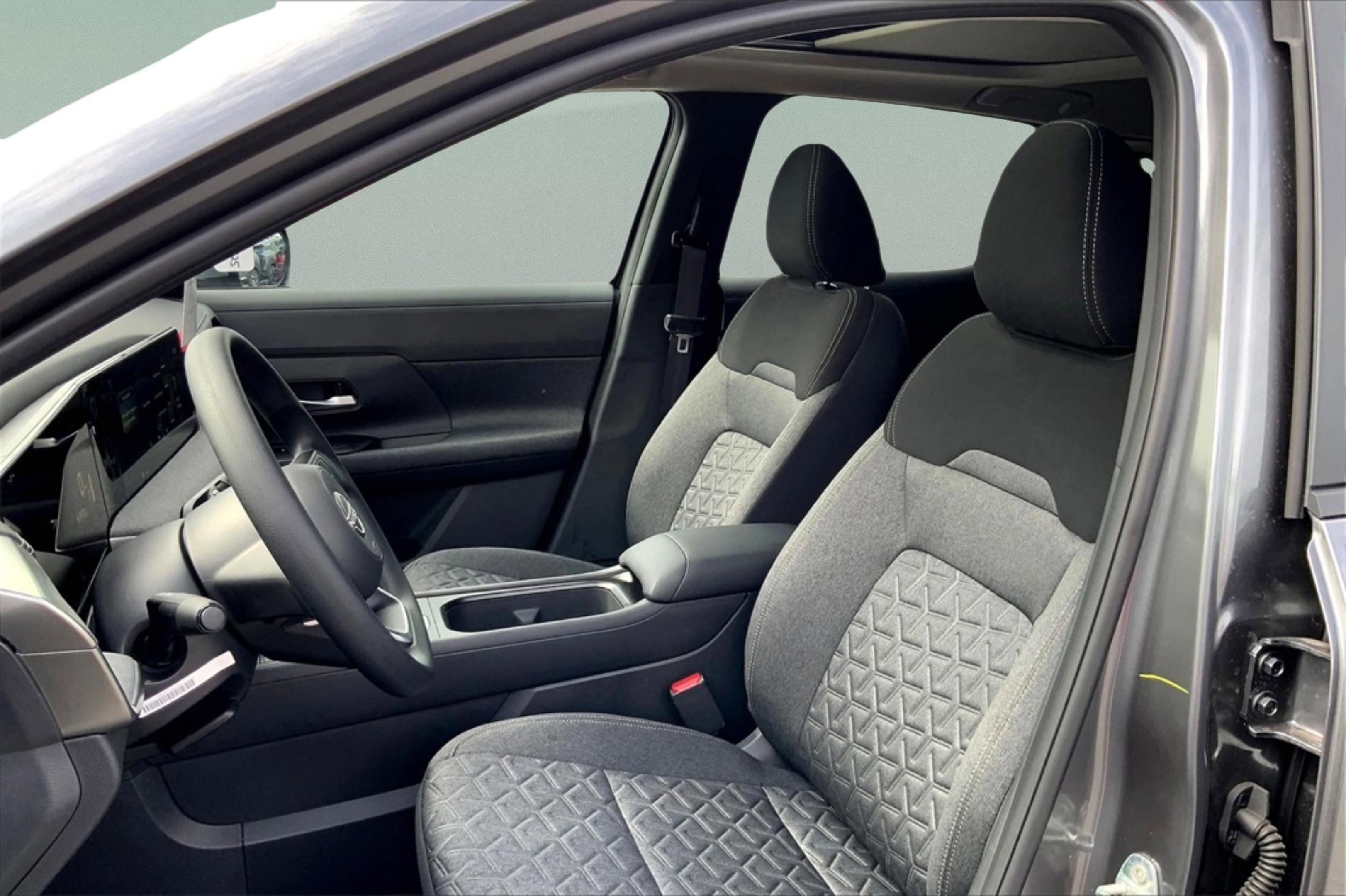 New 2025 Nissan Kicks SV w/ SV Premium Package image 10