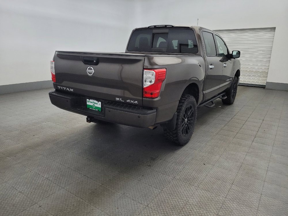 Used 2018 Nissan Titan SL image 9