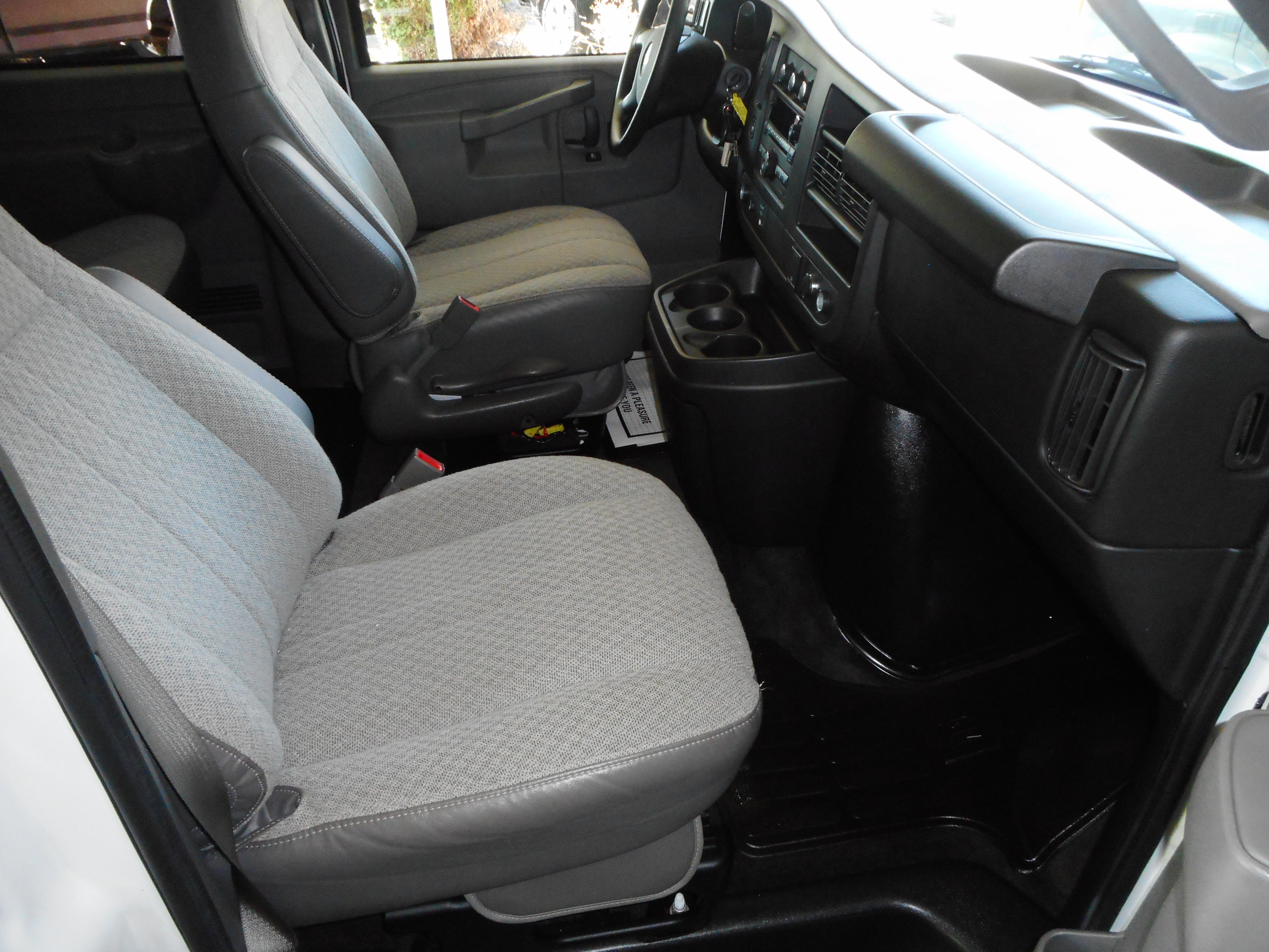 Used 2016 Chevrolet Express 3500 LT w/ LT Preferred Equipment Group RWD image 29
