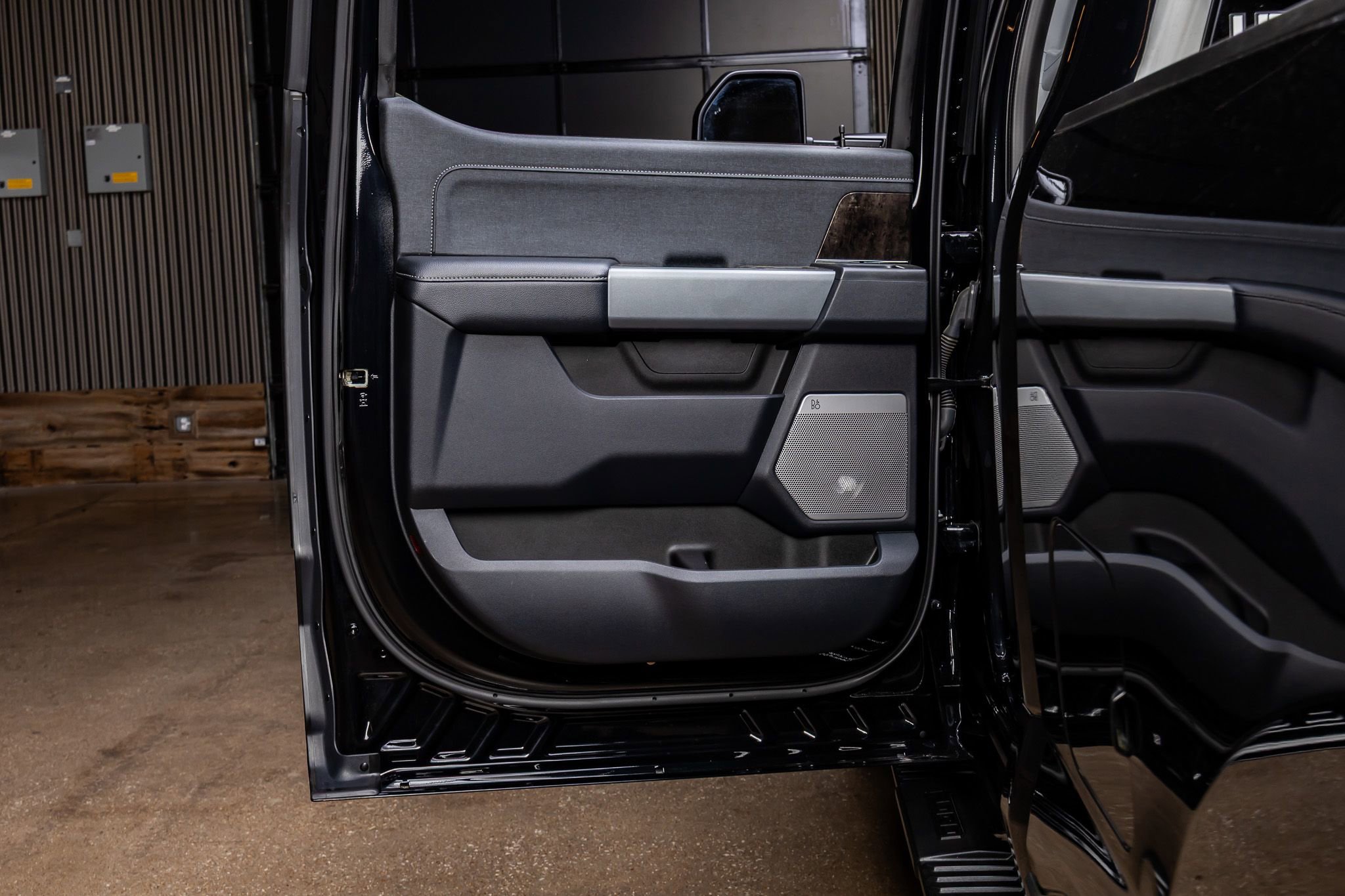 Used 2023 Ford F250 Lariat w/ Sport Appearance Package image 37