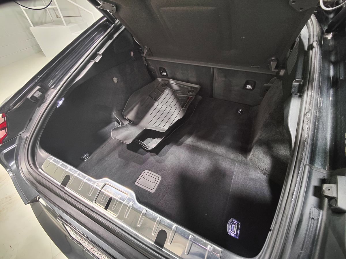 Used 2018 Porsche Panamera 4S image 9