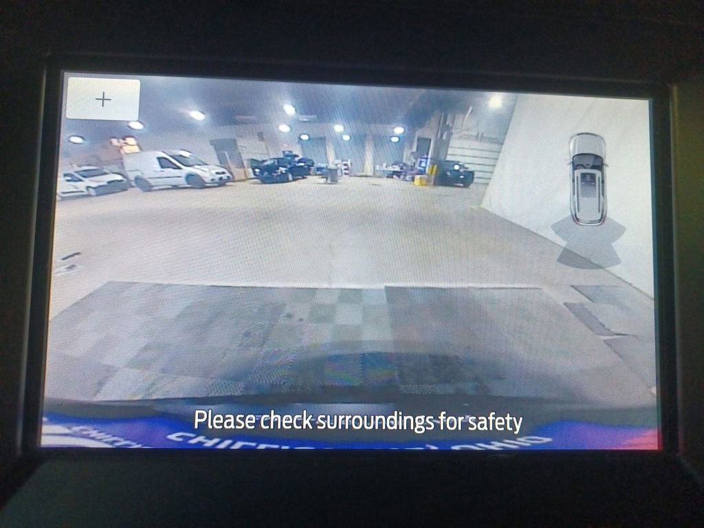 Used 2020 Ford Edge SEL image 22