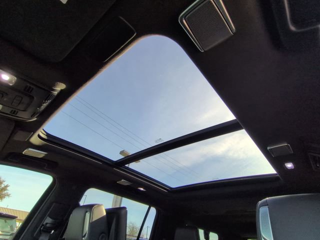 Used 2022 Cadillac Escalade ESV Sport Platinum image 17