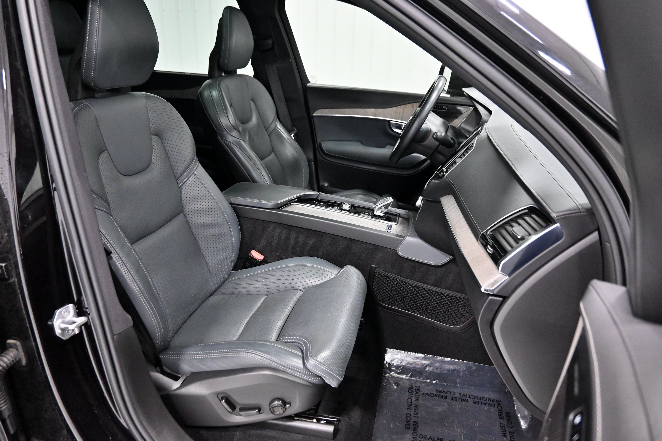 Used 2021 Volvo XC90 T8 Inscription w/ Advanced Package AWD/4WD image 29