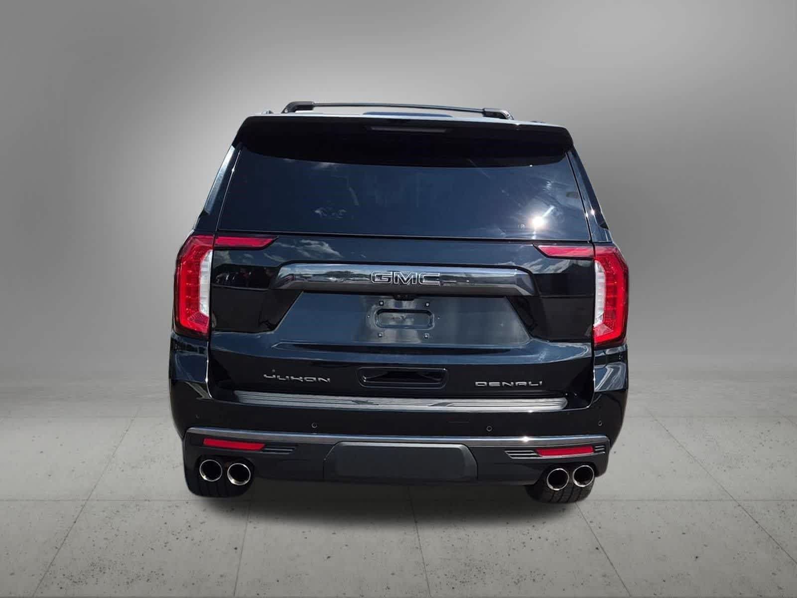 Used 2023 GMC Yukon XL Denali Ultimate AWD/4WD image 5
