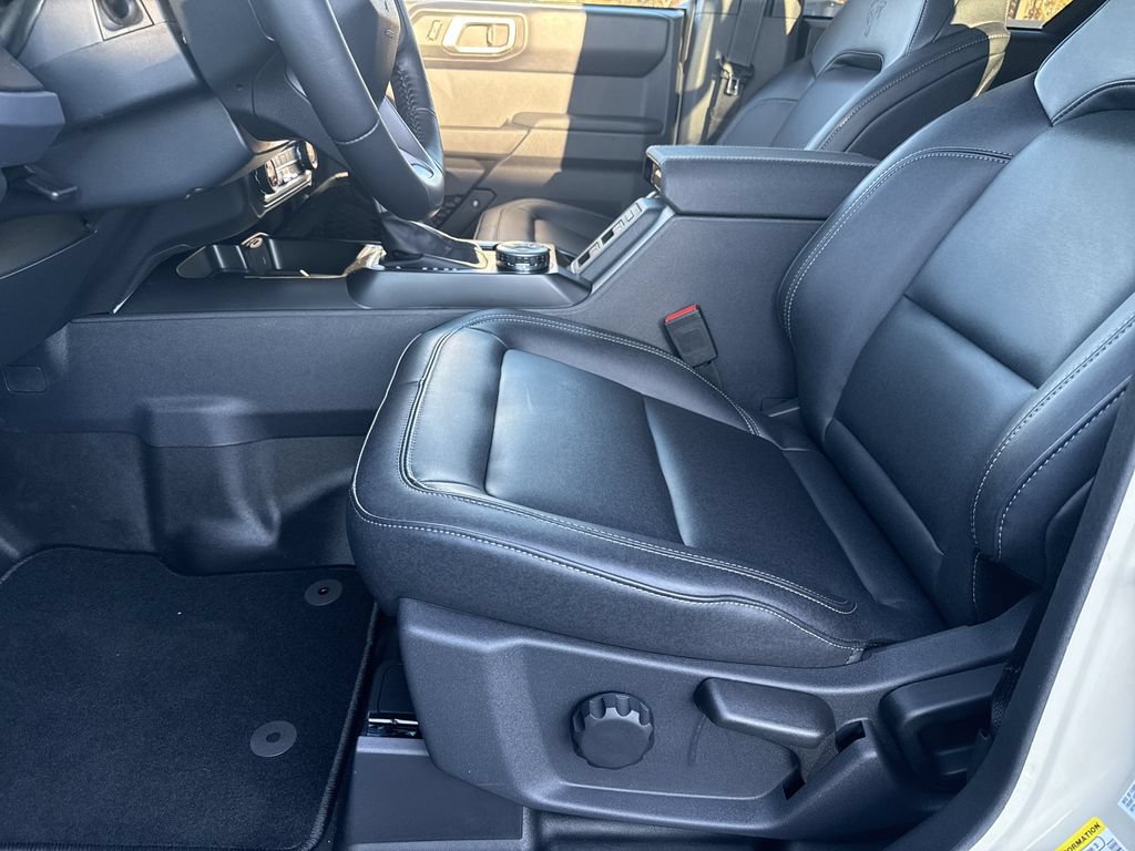 New 2025 Ford Bronco Badlands w/ Sasquatch Package AWD/4WD image 9