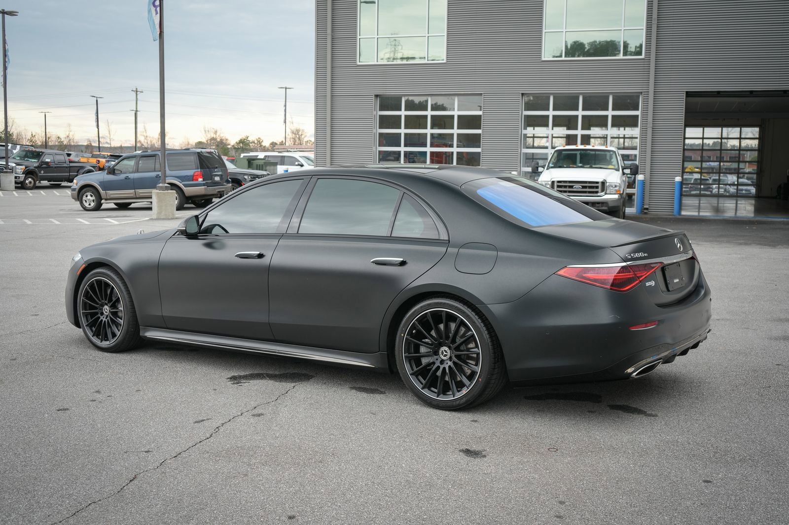 Used 2023 Mercedes-Benz S 580e 4MATIC Sedan w/ AMG Line image 15