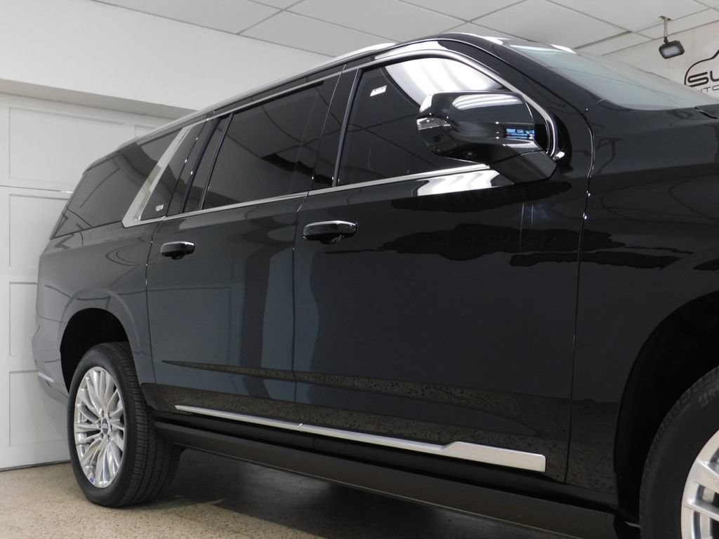 Used 2026 Cadillac Escalade ESV Luxury AWD/4WD image 13