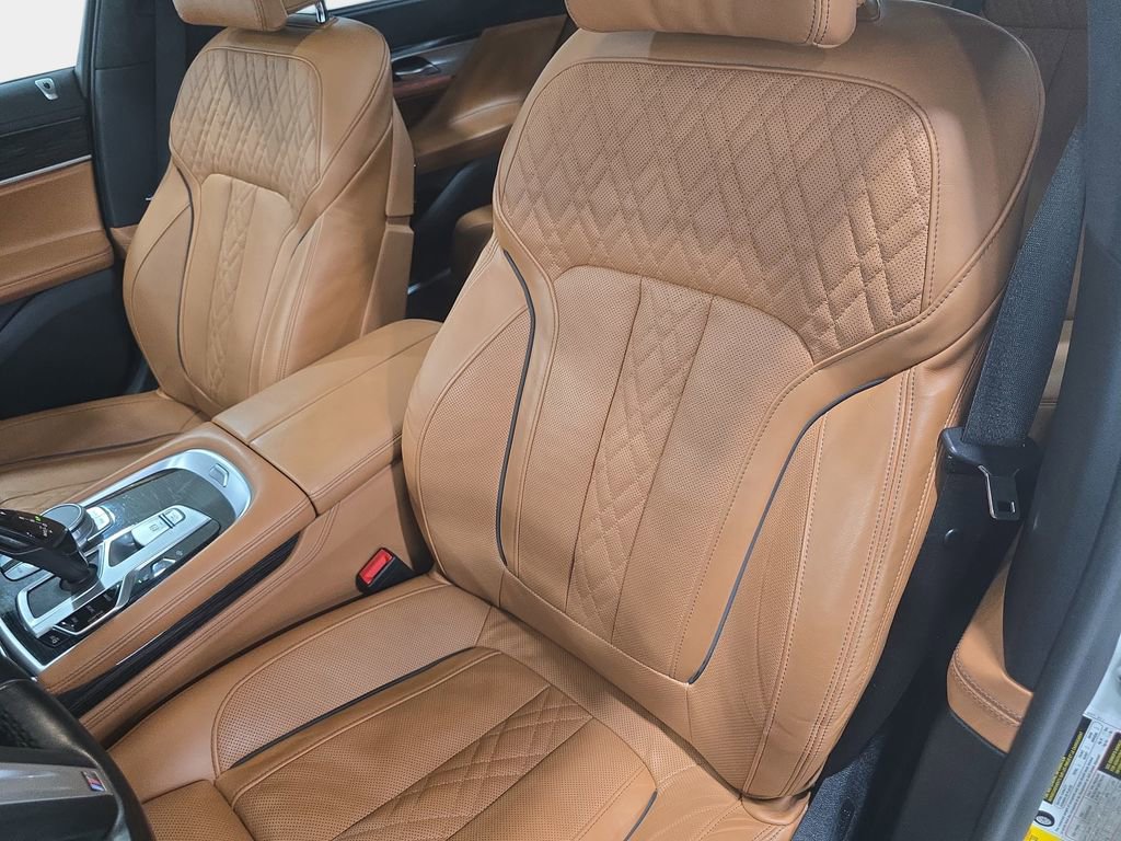 Used 2021 BMW 740i w/ M Sport Package RWD image 14
