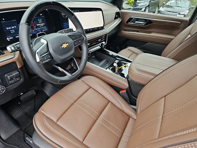 Used 2025 Chevrolet Tahoe High Country AWD/4WD image 11
