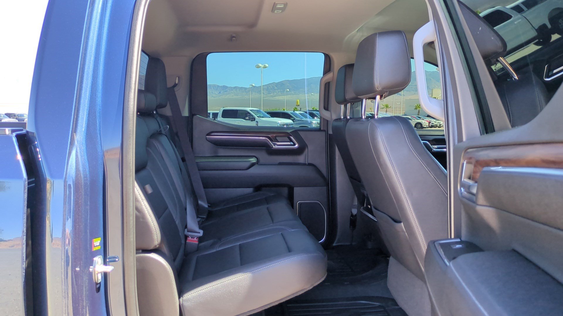 Used 2023 GMC Sierra 1500 SLT w/ SLT Premium Package AWD/4WD image 28