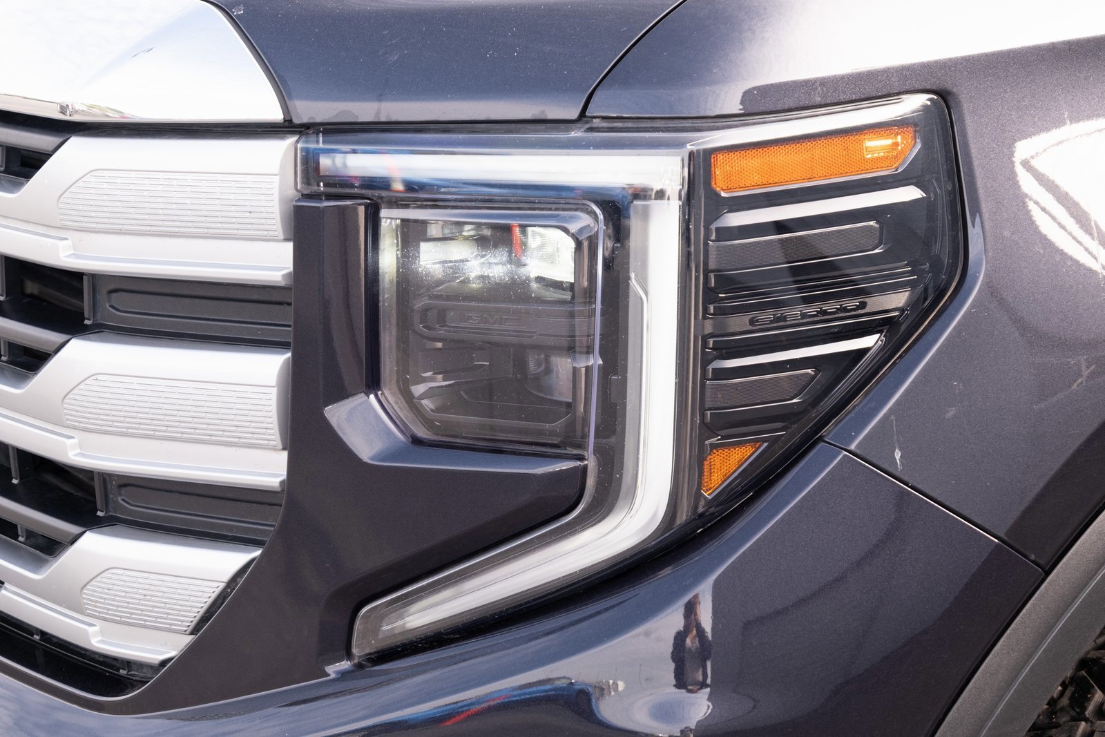 Used 2023 GMC Sierra 1500 SLE image 19