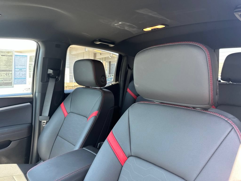 New 2026 Chevrolet Colorado Z71 w/ Midnight Edition AWD/4WD image 18