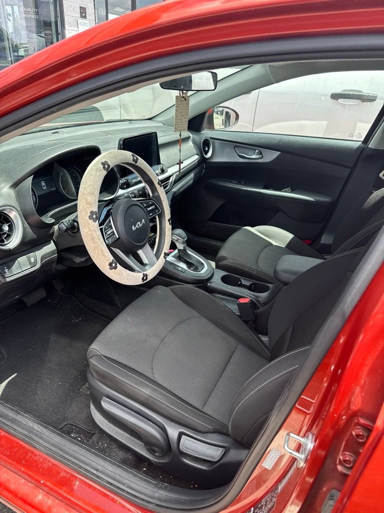 Certified 2024 Kia Forte LXS FWD image 3