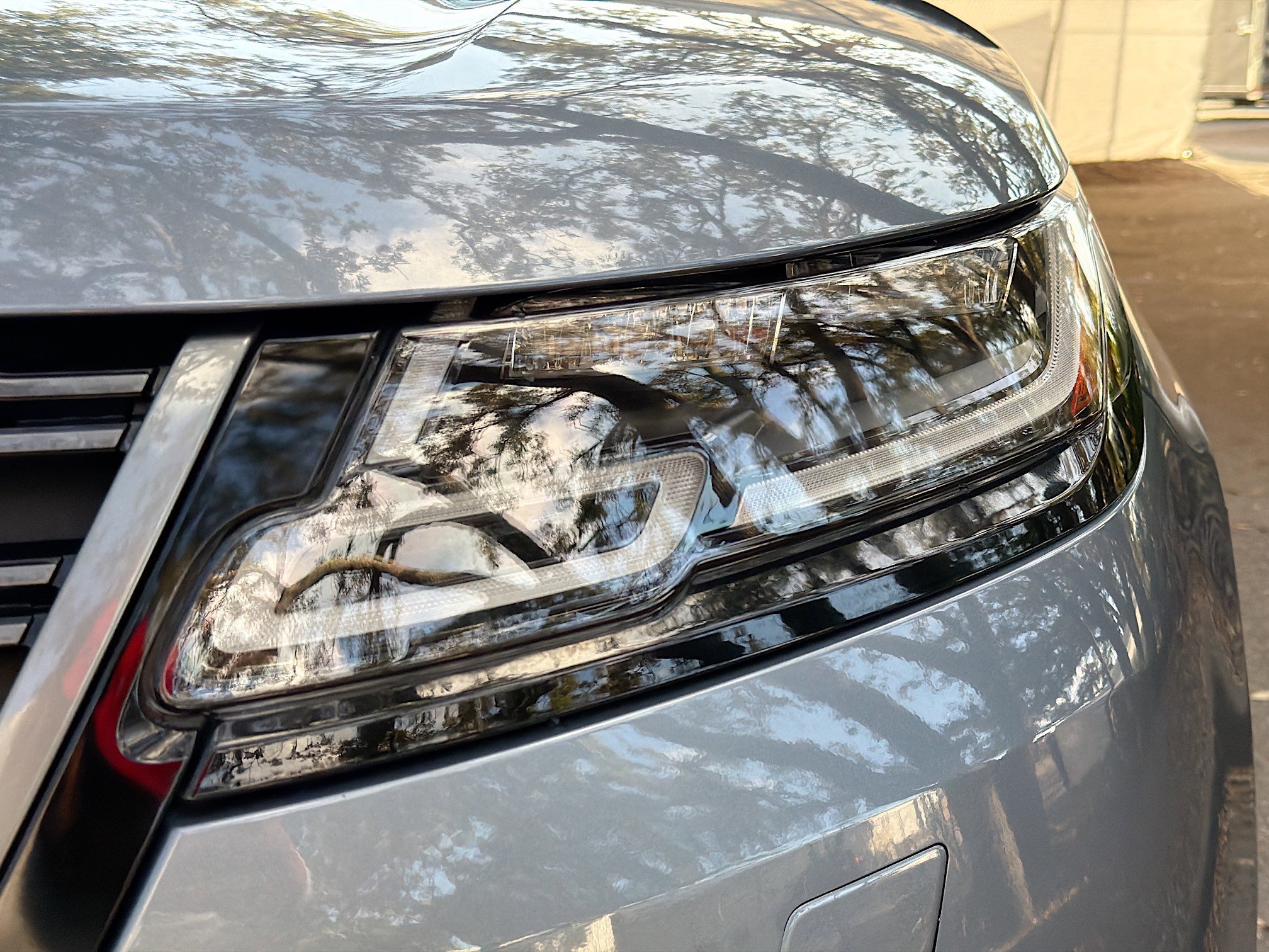 Used 2022 Land Rover Range Rover Velar R-Dynamic S image 9