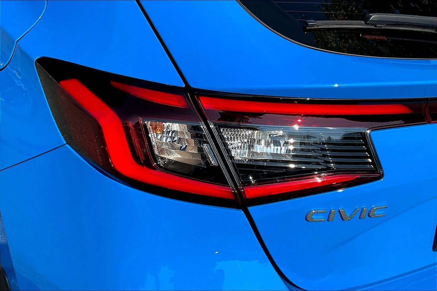 Used 2023 Honda Civic Sport image 28