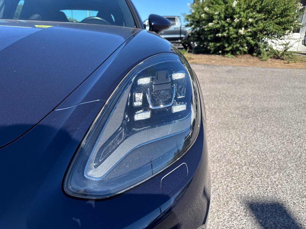 Used 2017 Porsche Panamera 4 AWD/4WD image 8