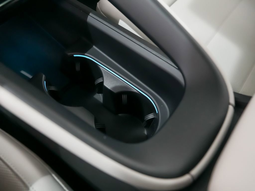 New 2026 Porsche Macan 4 Electric image 34