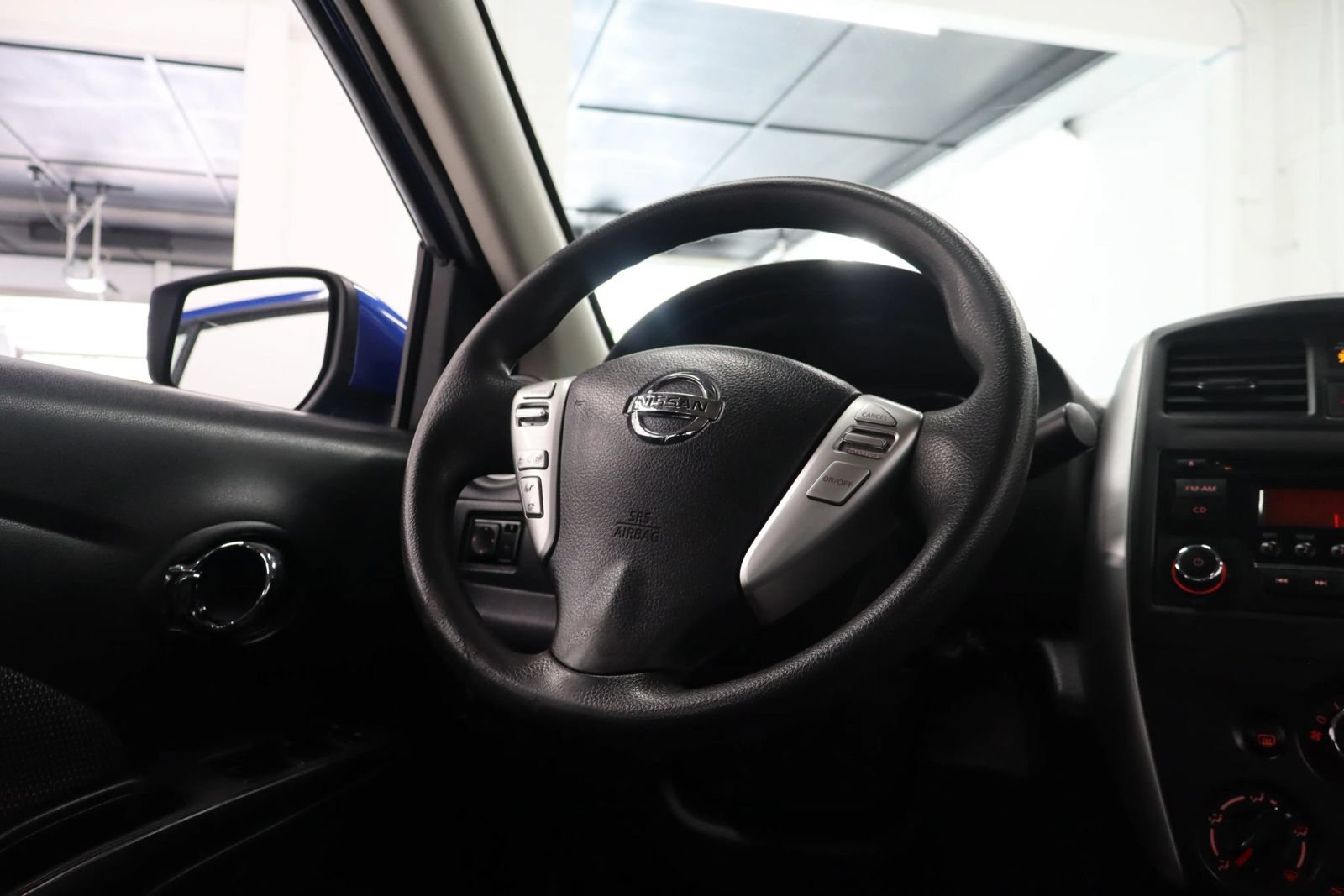 Used 2015 Nissan Versa SV FWD image 25