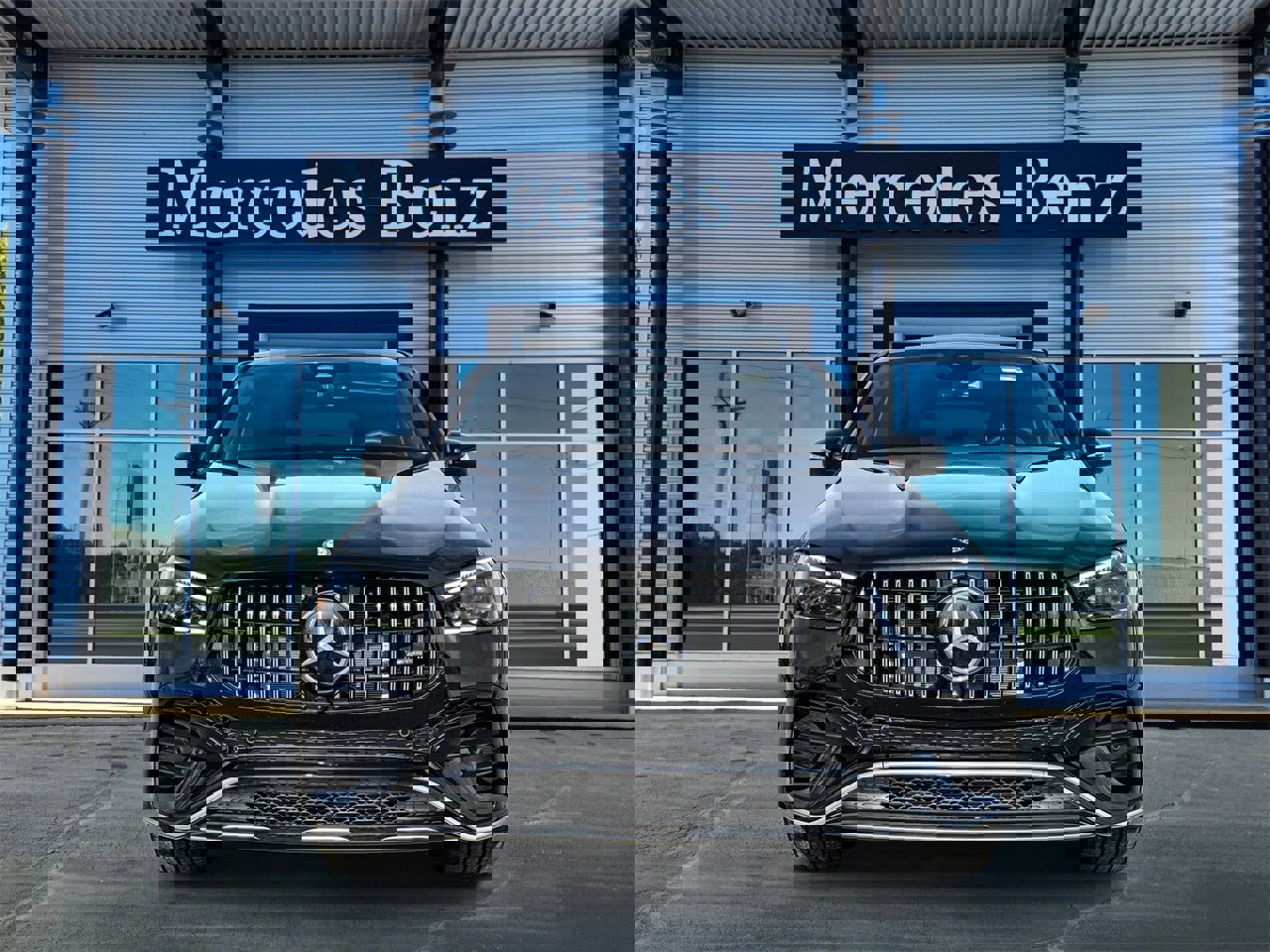 New 2026 Mercedes-Benz GLE 53 AMG 4MATIC image 2