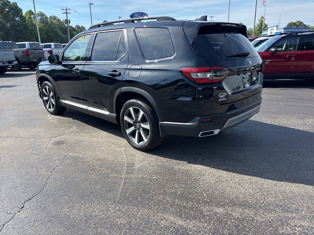 Used 2025 Honda Pilot Touring image 5