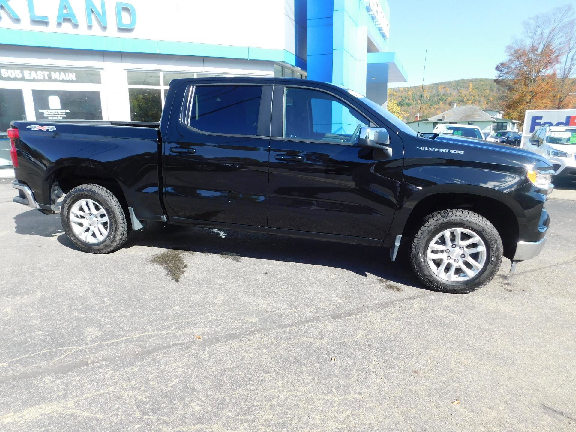 Used 2024 Chevrolet Silverado 1500 LT image 12