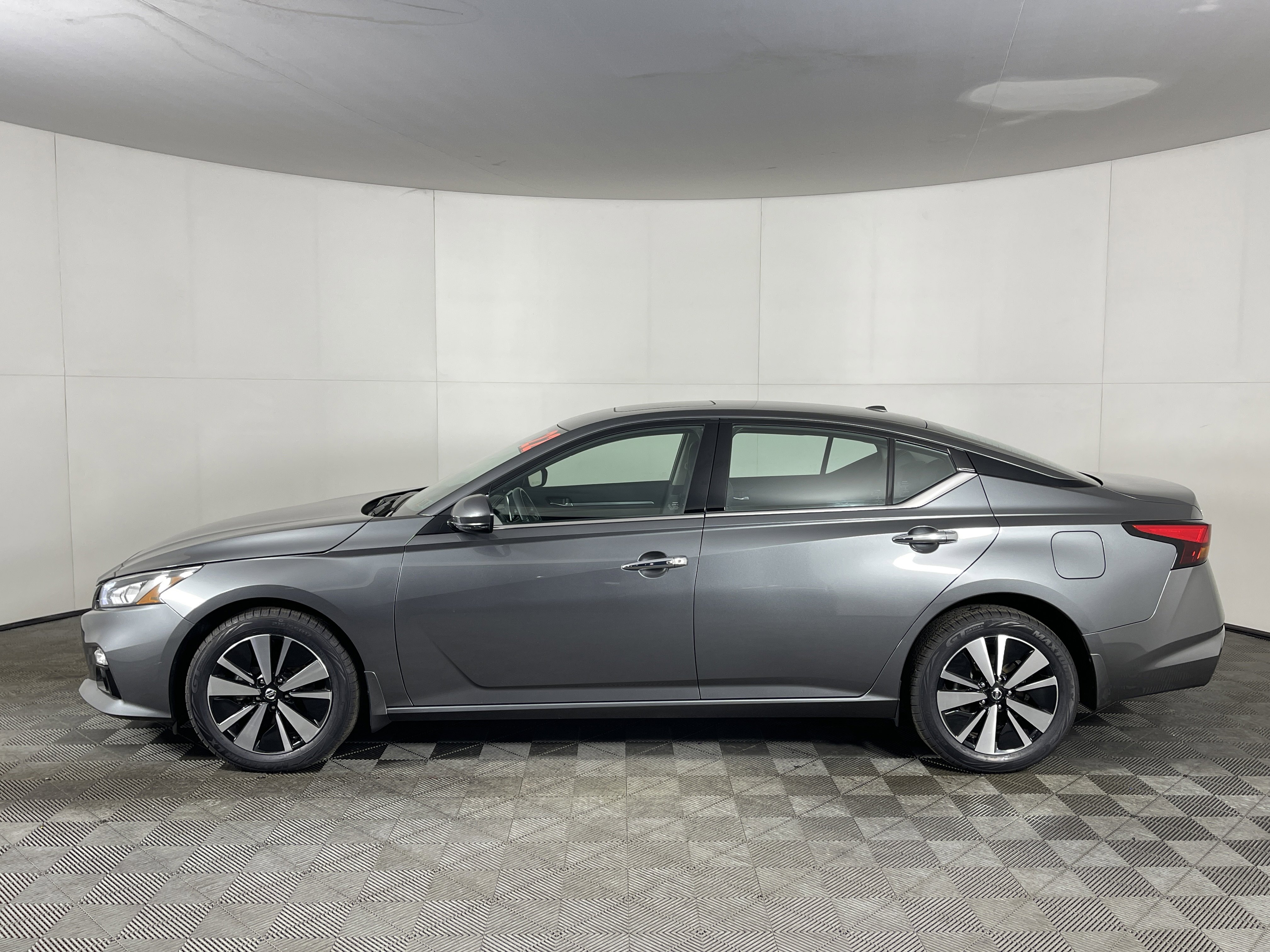 Used 2022 Nissan Altima 2.5 SL image 3