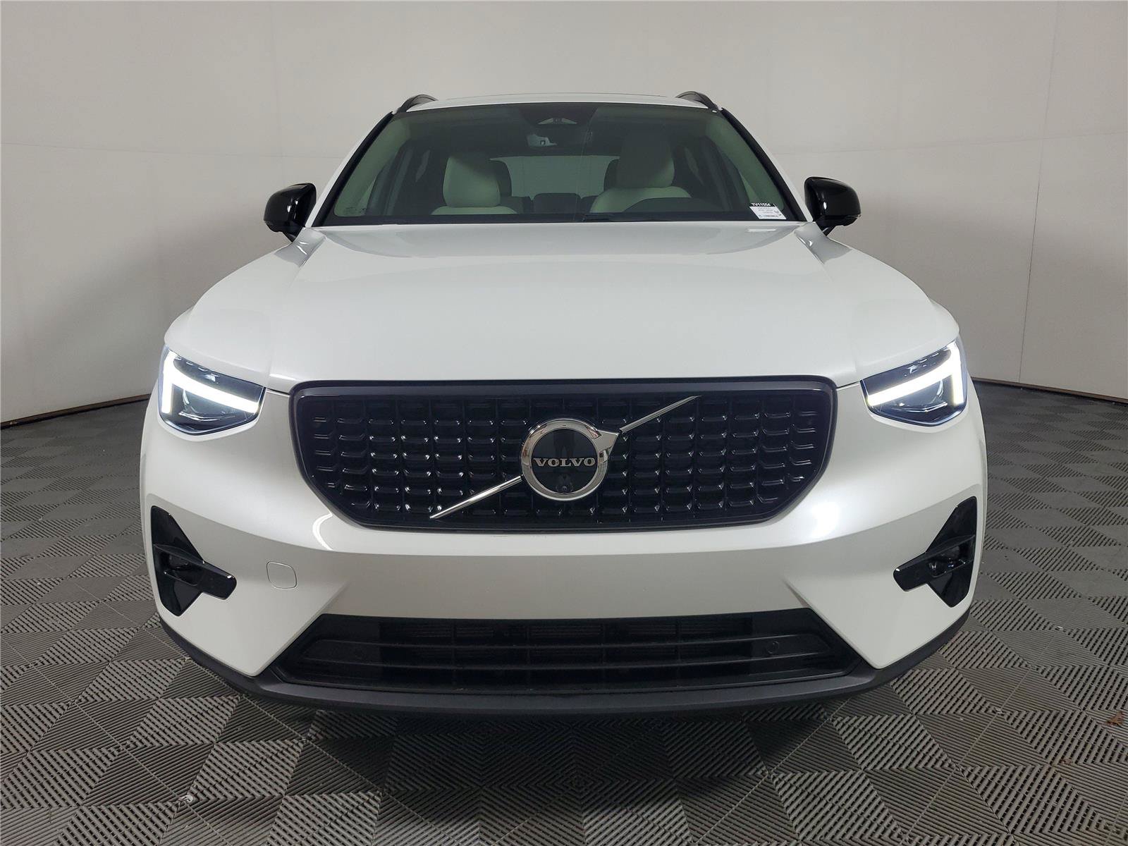 New 2026 Volvo XC40 B5 Plus w/ Protection Package Premier AWD/4WD image 2